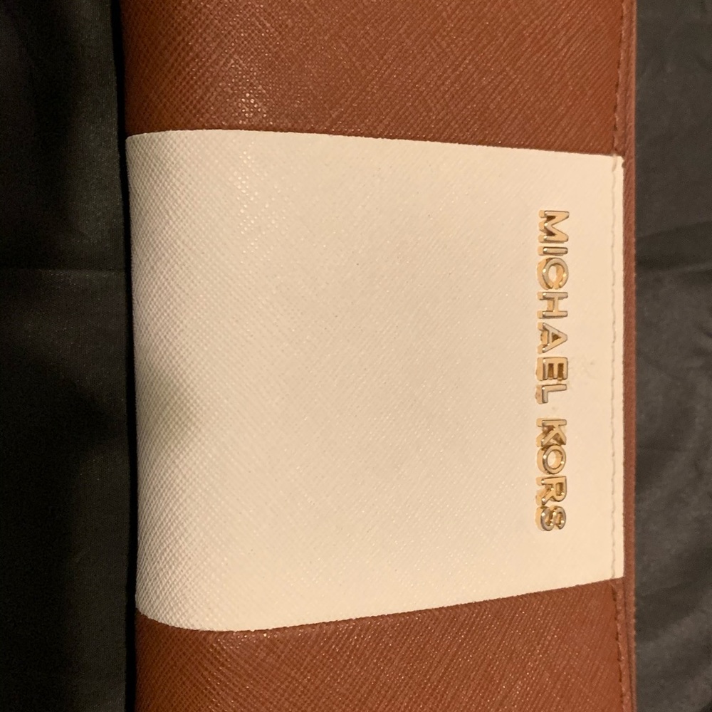 Michael Kors wallet in very good condition
